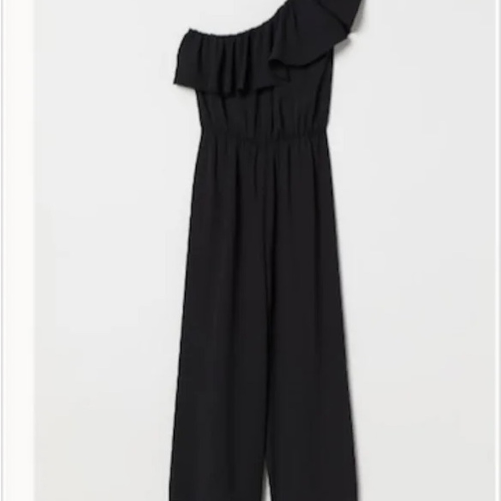 Elegant Black One-Shoulder Jumpsuit
